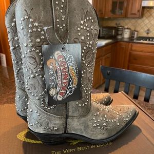 Womens size 8 JB Dillon studded cowboy boots